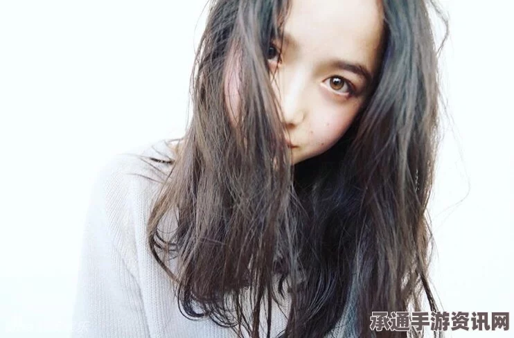 日法混血小模特山田直美的时尚之旅，私照曝光与走红秘诀探究