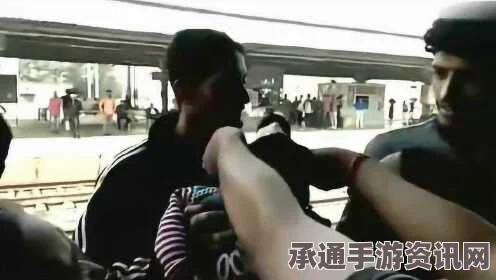 印度女子奇迹生还，火车下的逃生技巧