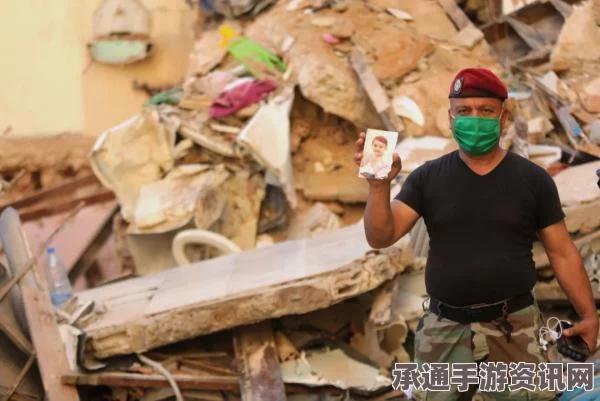 土总理与德内政部长亲临爆炸案现场，慰问遇难者，献上敬意之花