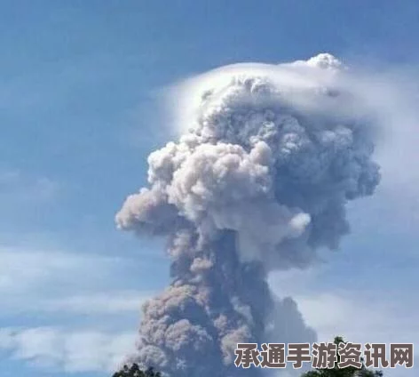印度尼西亚索普坦火山持续喷发，壮观的现场与应对技巧
