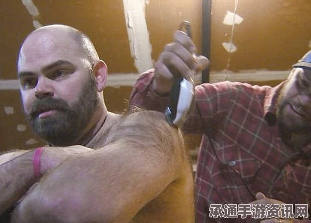 美国奇男子的独特艺术，后背汗毛作画，技巧与魅力的完美结合