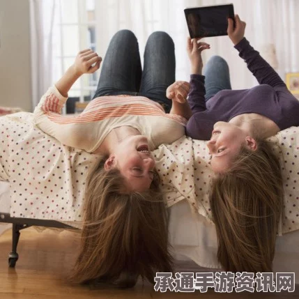 英国姐妹花自拍秘籍，如何以性感风格赢得网友73万元礼物大礼？
