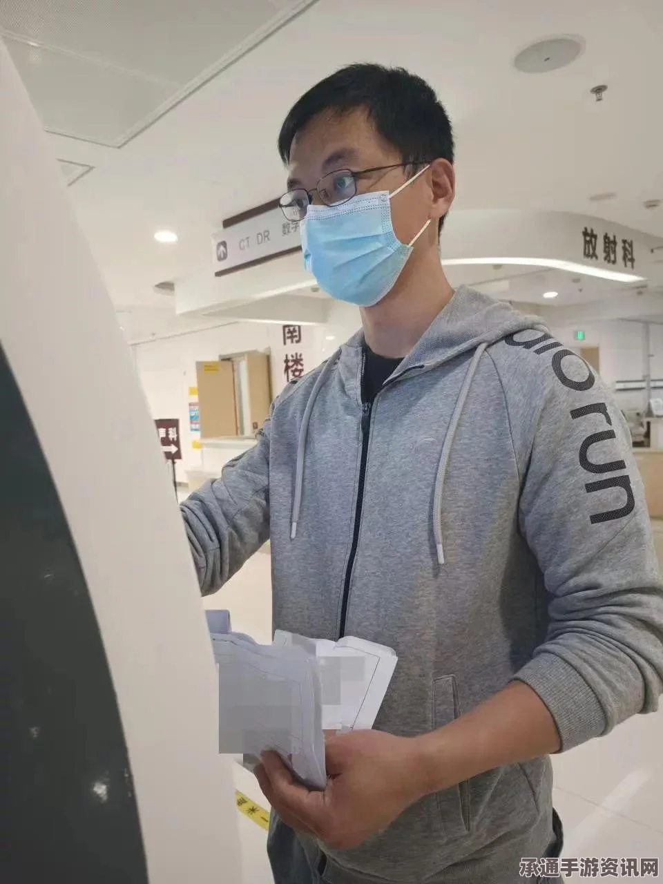 幸运女子赢得巨额彩票大奖后的故事，辞职背后的策略与智慧