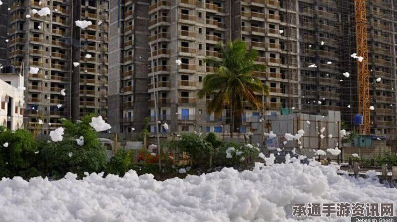 印度班加罗尔湖泊溢毒泡沫，工业污染的警钟与应对策略探讨